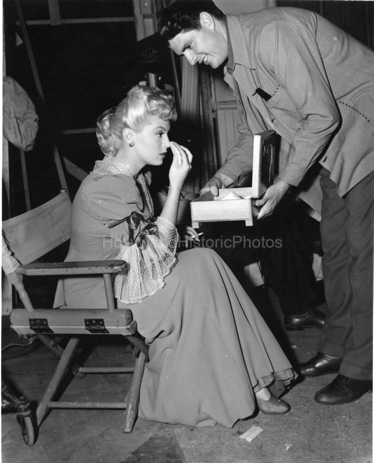 Lana Turner 1941 On the set of Dr. Jekyll and Mr. Hyde with Spencer Tracy and Ingrid Bergman wm.jpg